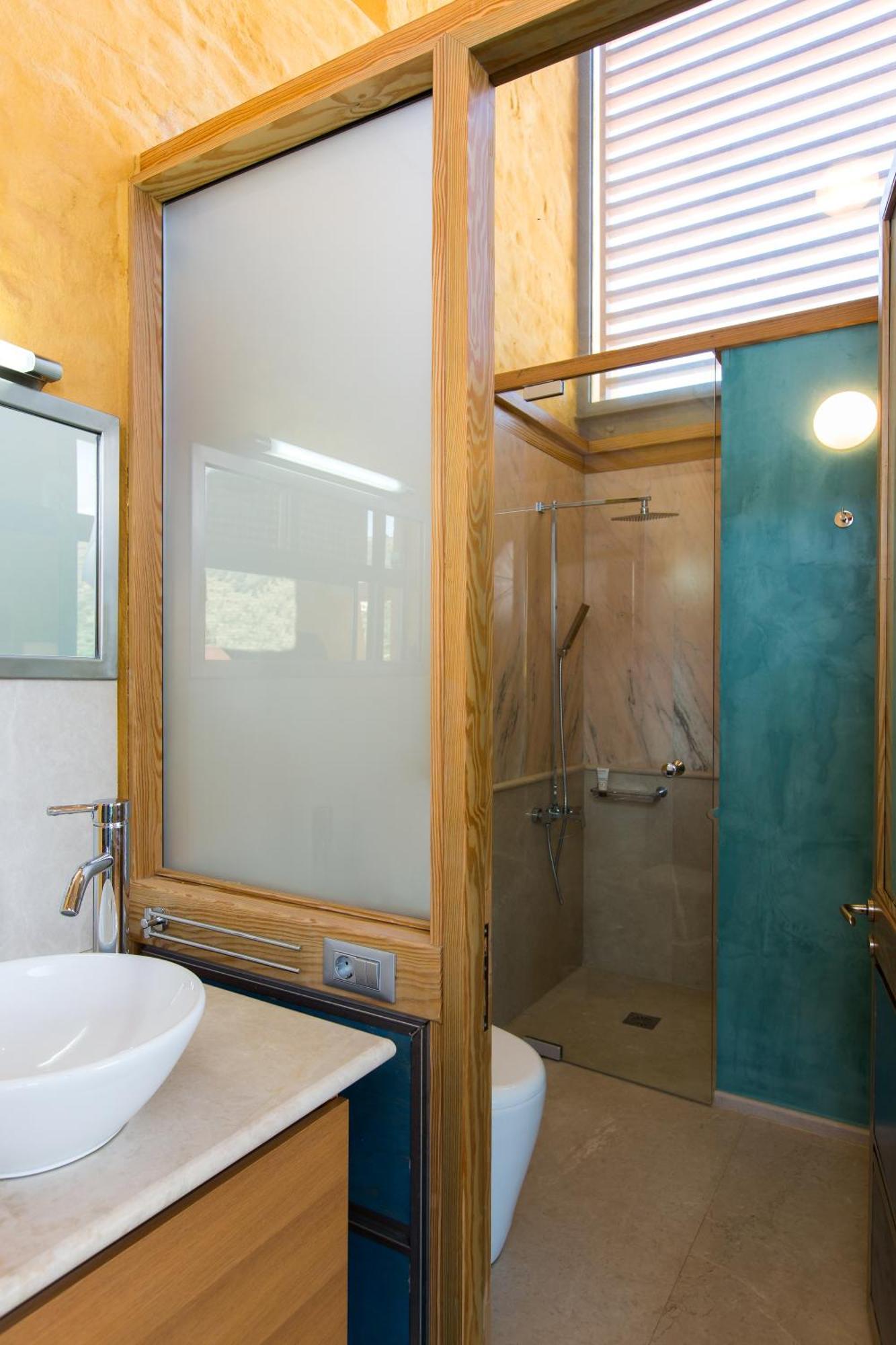 Beachfront Ravdoucha Epavlis Eleni Villa - Pool, Hot Tub, Gym, Sauna, Private Parking, Wifi Chania  Luaran gambar
